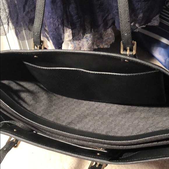 Michael Korea’s Jet Set purse - Picture 4 of 8